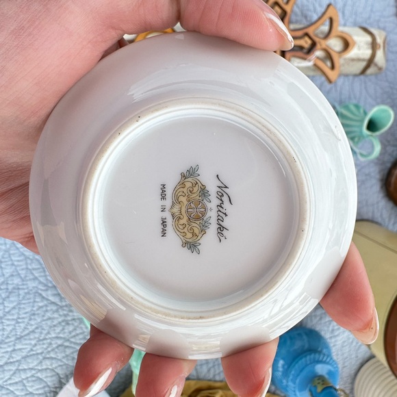 Floral Porcelain butter pats with Blue and Gold Accents - Picture 3 of 3